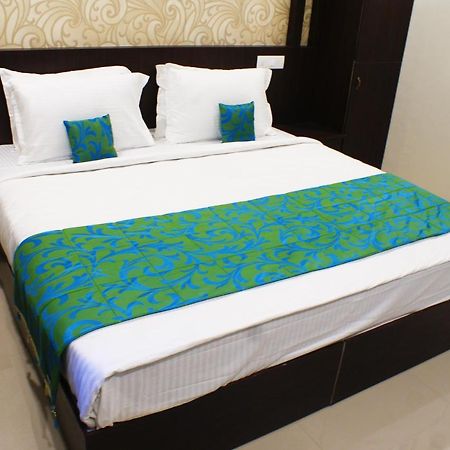 Collection O 8267 Galaxy Inn Kochi Екстериор снимка