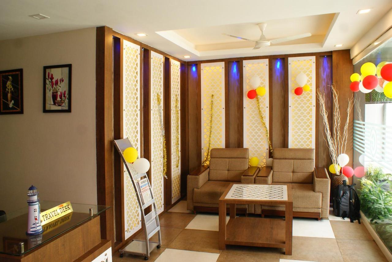 Collection O 8267 Galaxy Inn Kochi Екстериор снимка