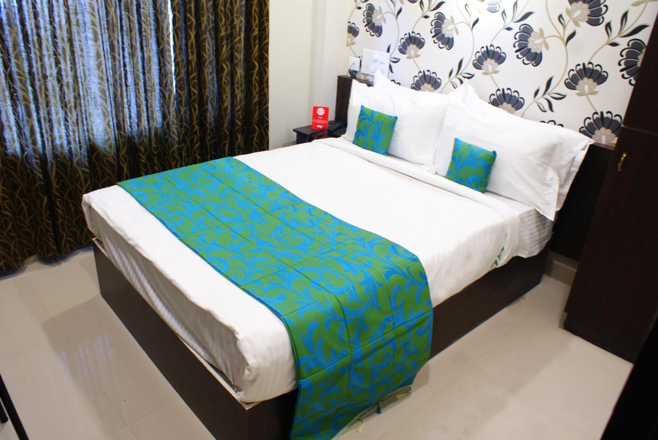 Collection O 8267 Galaxy Inn Kochi Екстериор снимка