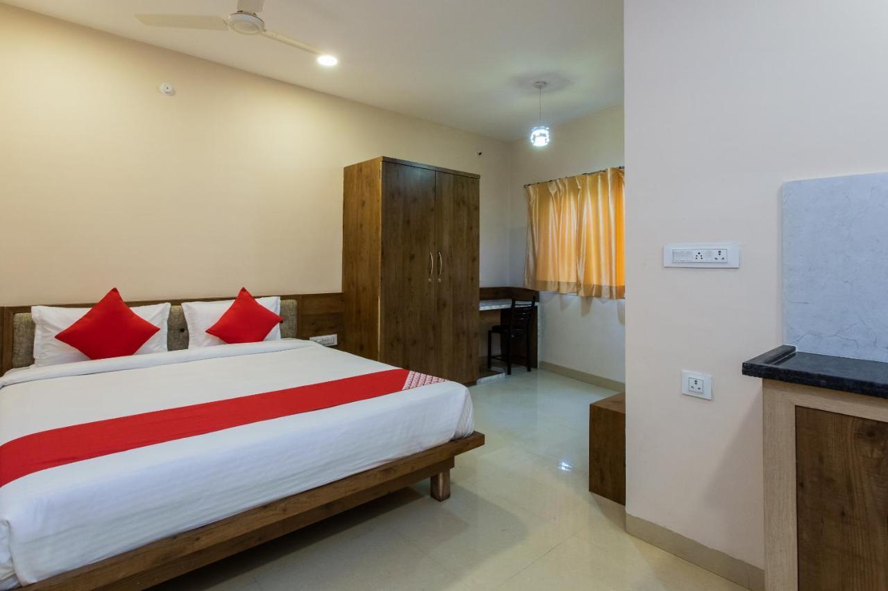 Collection O 8267 Galaxy Inn Kochi Екстериор снимка