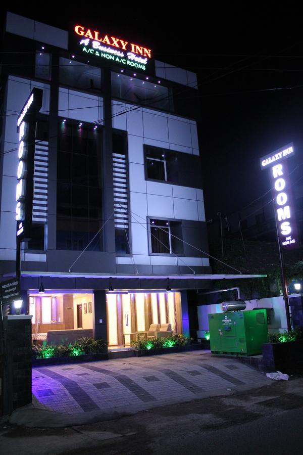 Collection O 8267 Galaxy Inn Kochi Екстериор снимка
