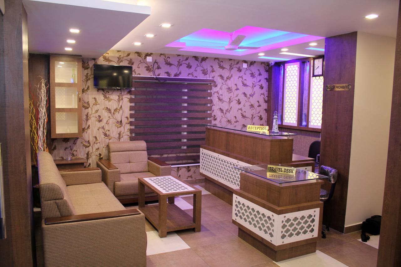 Collection O 8267 Galaxy Inn Kochi Екстериор снимка
