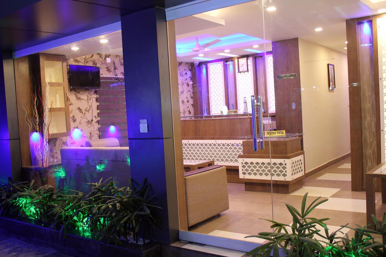 Collection O 8267 Galaxy Inn Kochi Екстериор снимка