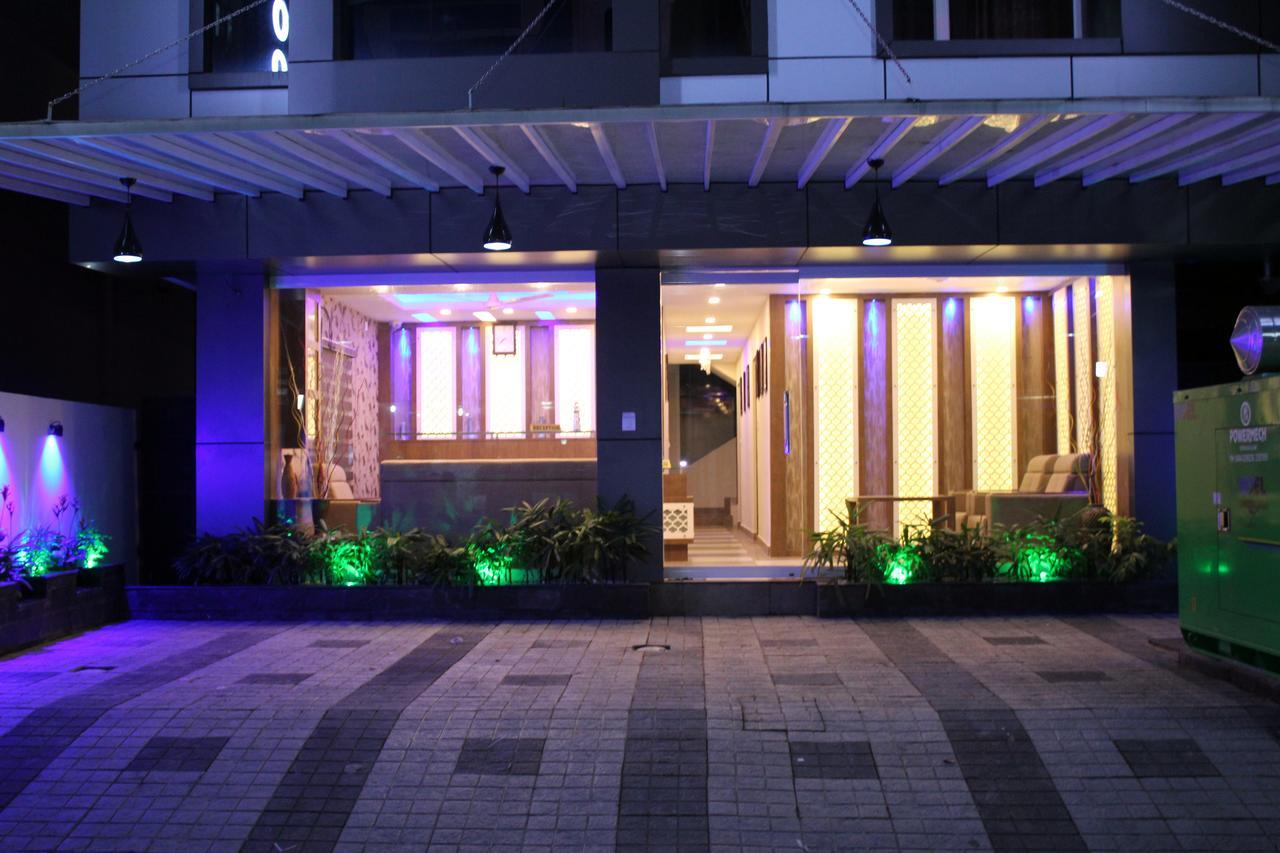 Collection O 8267 Galaxy Inn Kochi Екстериор снимка