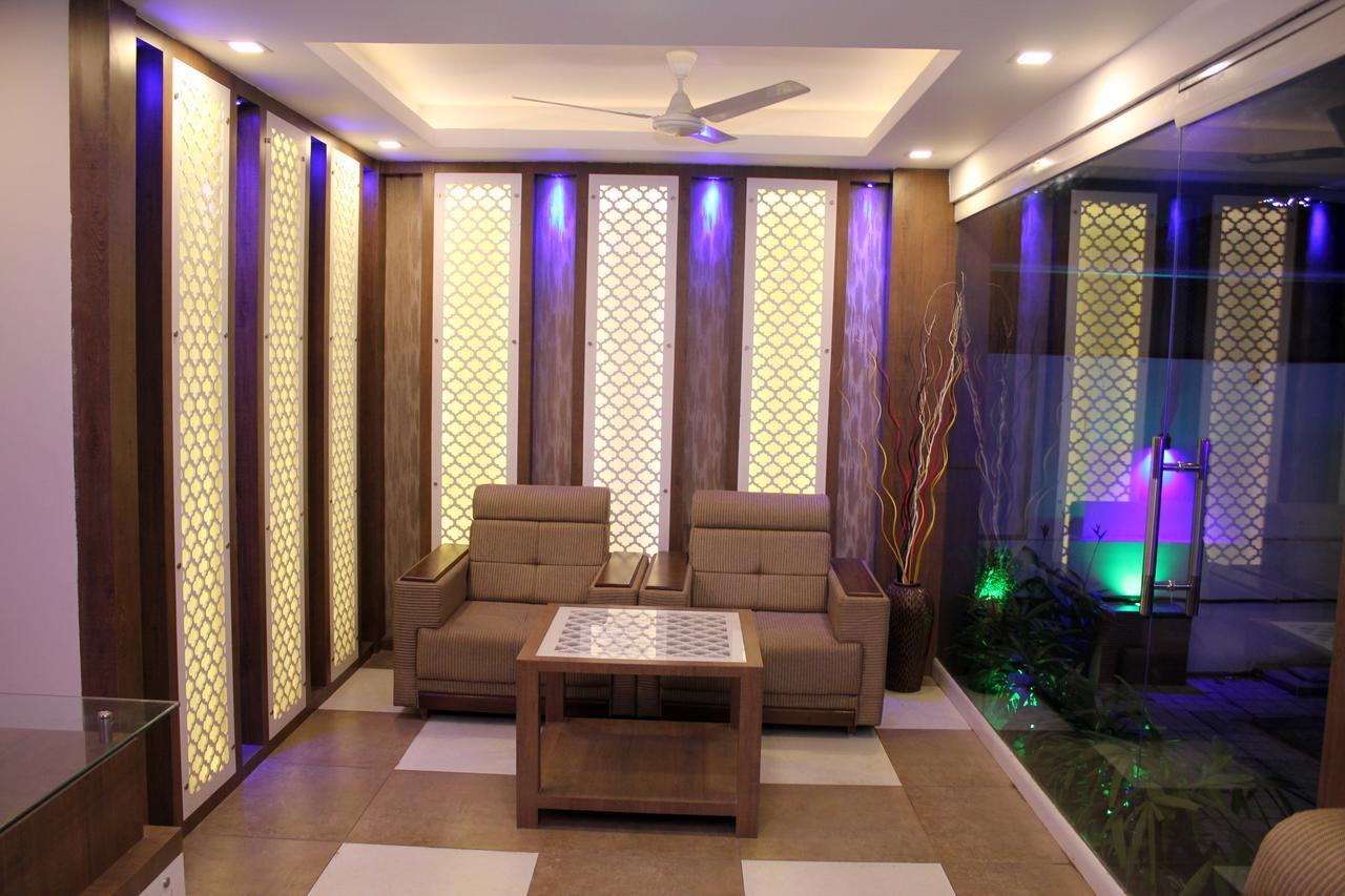 Collection O 8267 Galaxy Inn Kochi Екстериор снимка