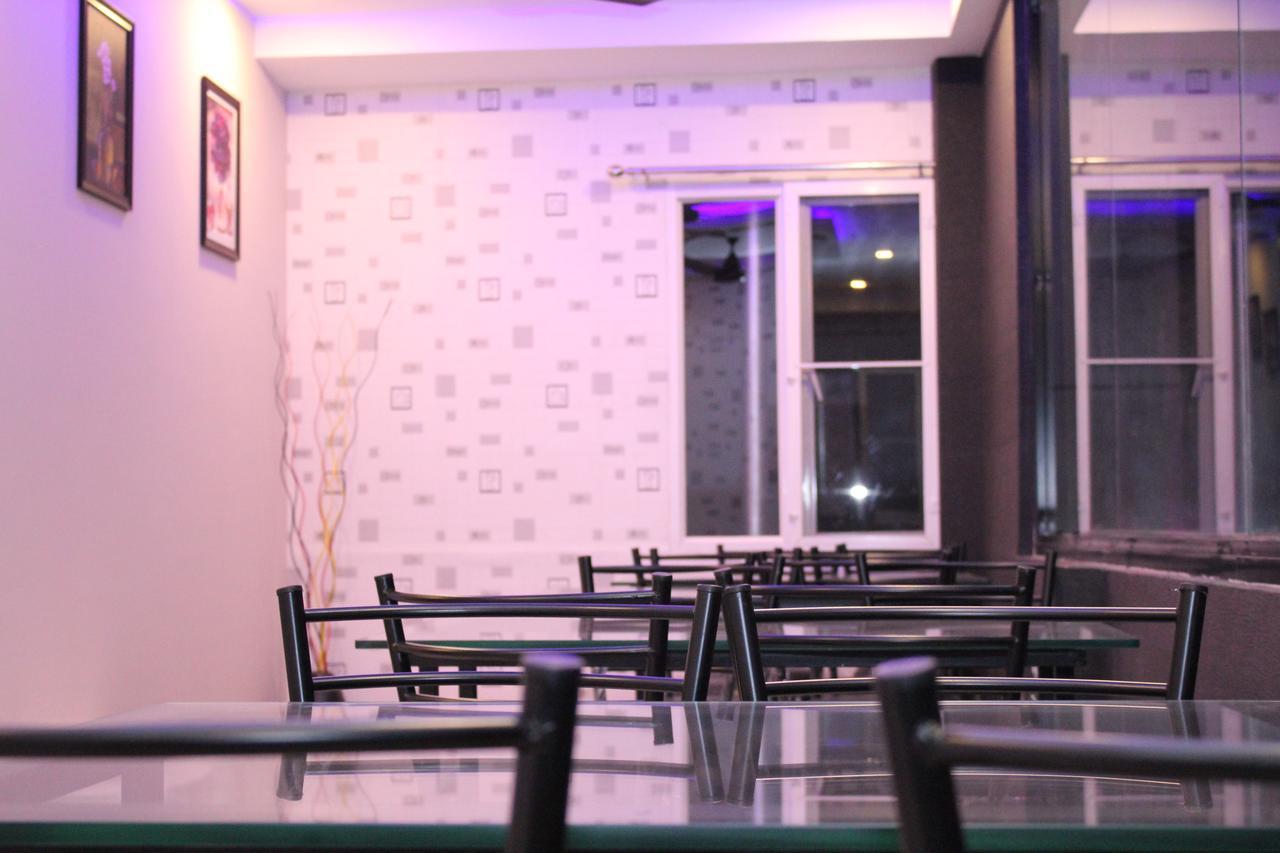 Collection O 8267 Galaxy Inn Kochi Екстериор снимка